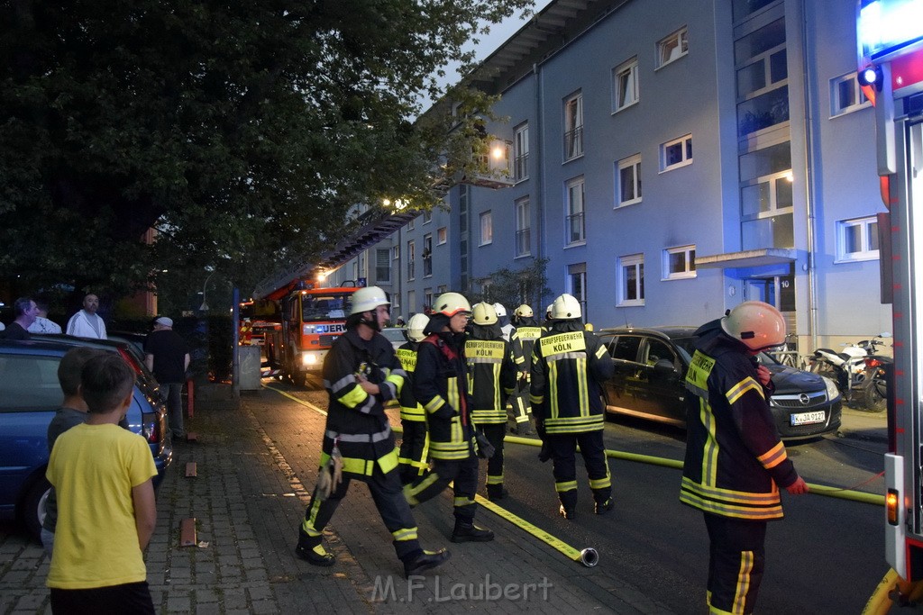 Feuer 2 Y Kellerbrand Koeln Ostheim Ruppinerstr P016.JPG - Miklos Laubert